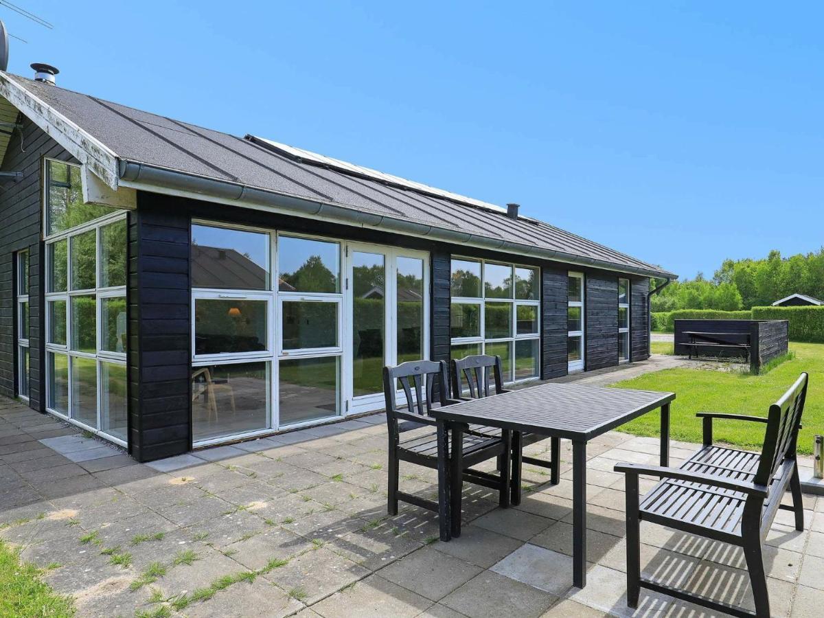 8 Person Holiday Home In Hals Exterior foto