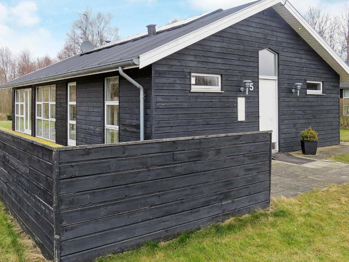 8 Person Holiday Home In Hals Exterior foto